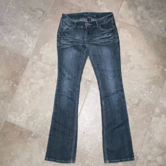 Almost Famous Premium Jeans. size 3. - Picture 4 of 7